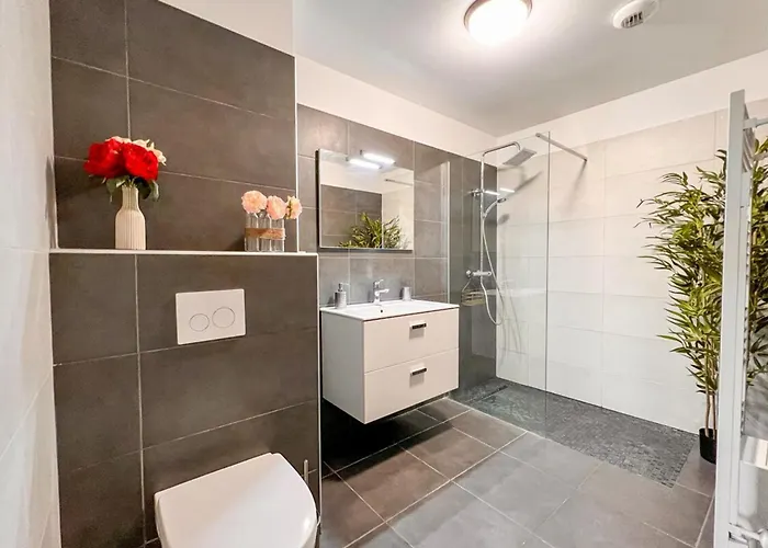 Gina - Modern Luminous Balcony - By Tgb *