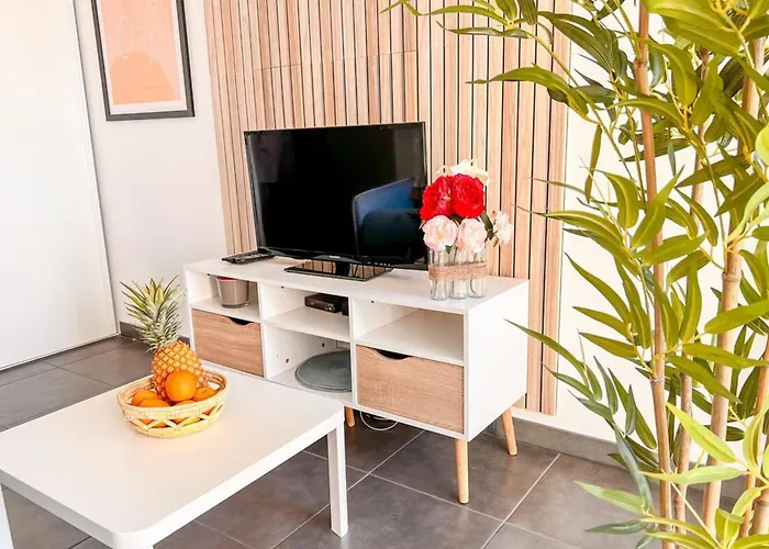 Apartment Gina - Modern Luminous Balcony - By Tgb *