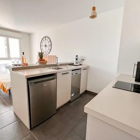 Apartment Gina - Modern Luminous Balcony - By Tgb *