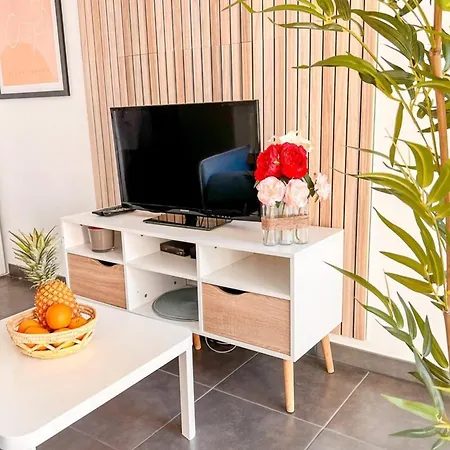 Apartment Gina - Modern Luminous Balcony - By Tgb *