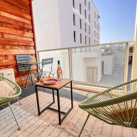 Apartment Gina - Modern Luminous Balcony - By Tgb