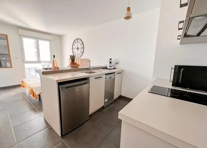 Apartment Gina - Modern Luminous Balcony - By Tgb *