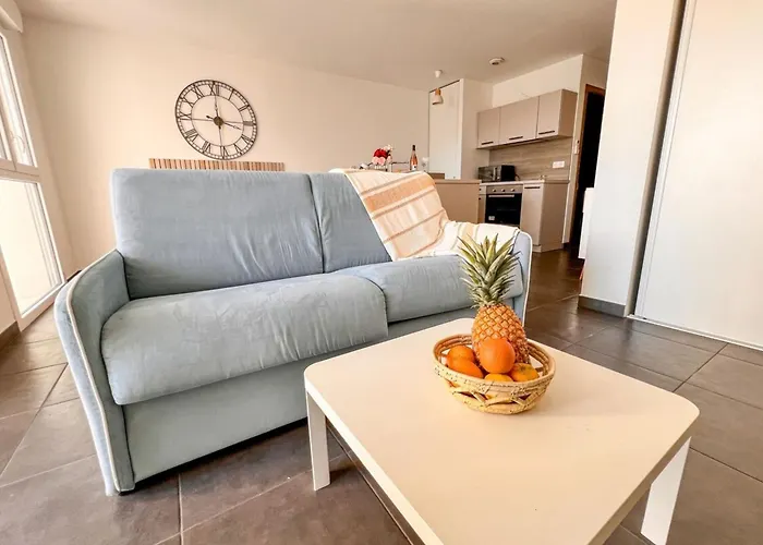 Gina - Modern Luminous Balcony - By Tgb Ajaccio (Corsica)